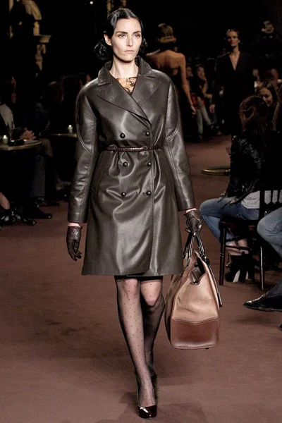 Look 30